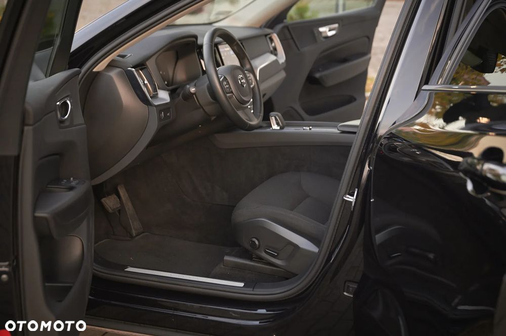 Volvo XC 60 D4 Momentum Pro - 20