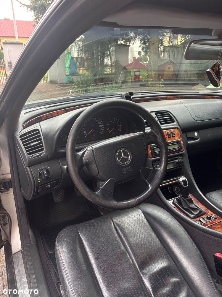 Mercedes-Benz CLK - 16