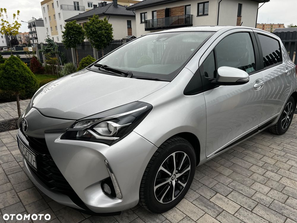 Toyota Yaris 1.5 Premium - 26