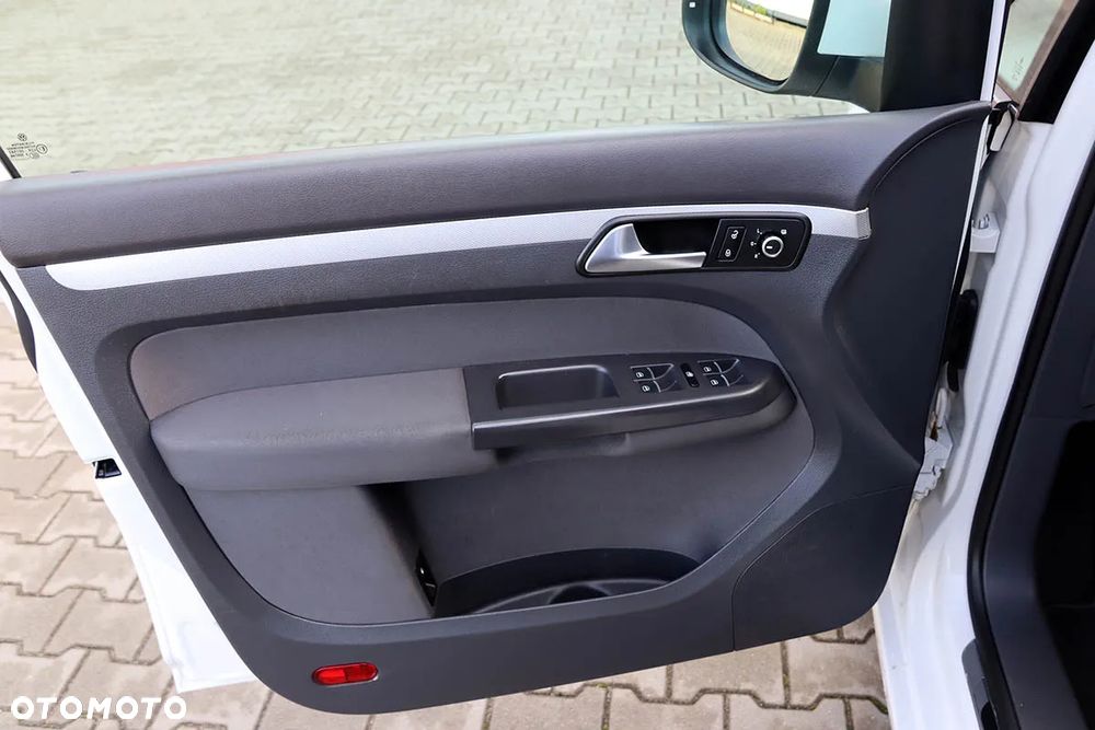 Volkswagen Touran 2.0 TDI DPF Life - 33