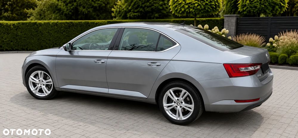 Skoda Superb 2.0 TDI Ambition DSG - 1