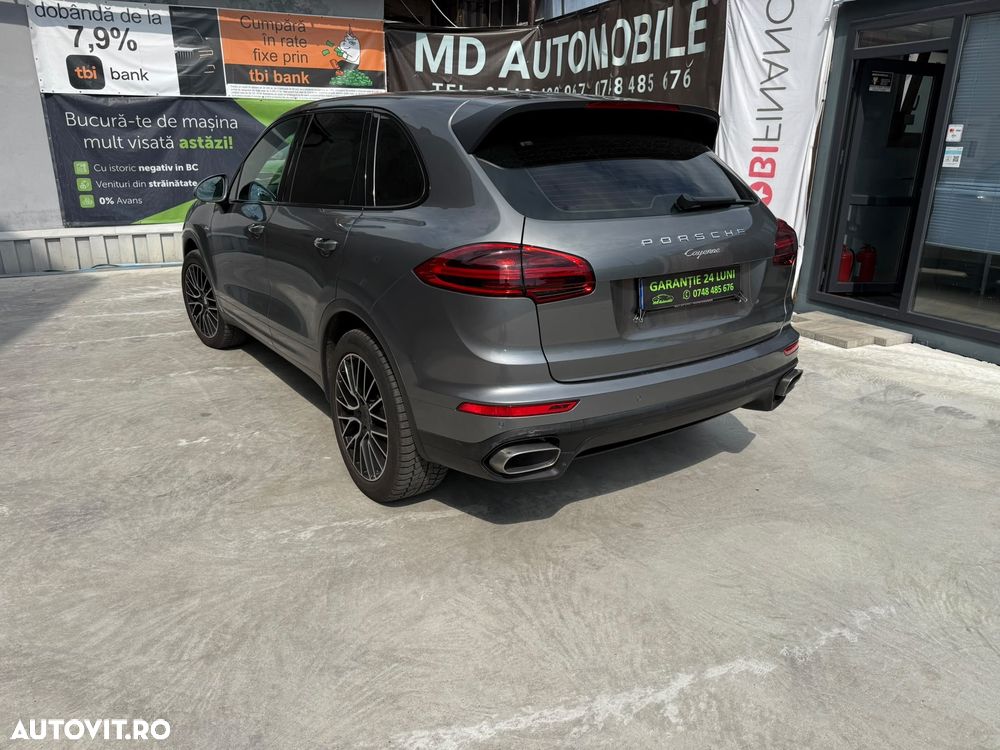 Porsche Cayenne - 25