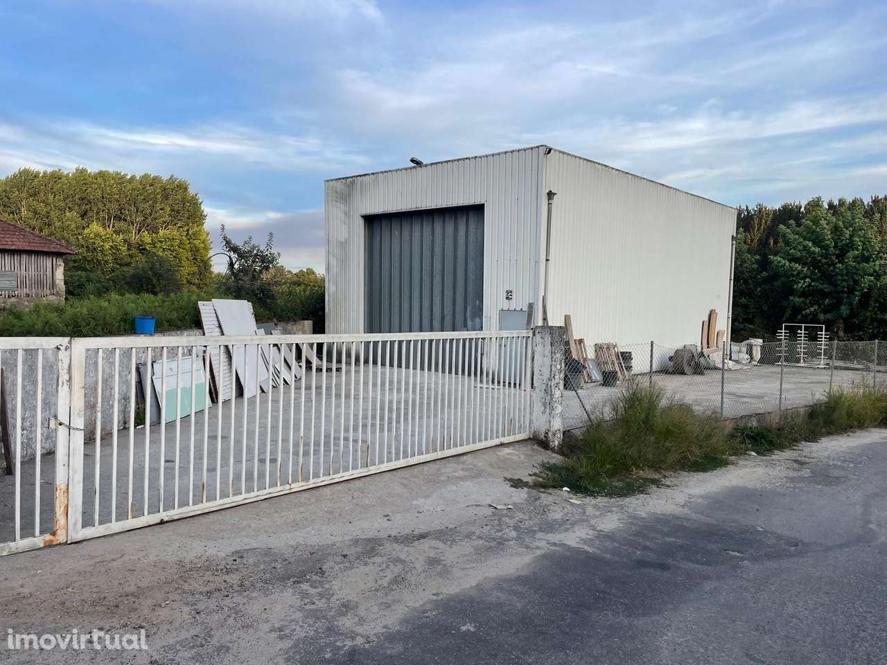 Armazém  Venda em Cernadelo e Lousada (São Miguel e Santa Margarida),L - Grande imagem: 2/2