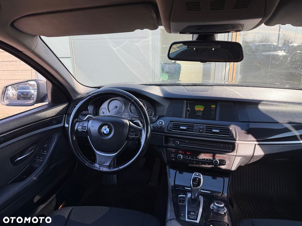 BMW Seria 5 520d Sport-Aut - 16