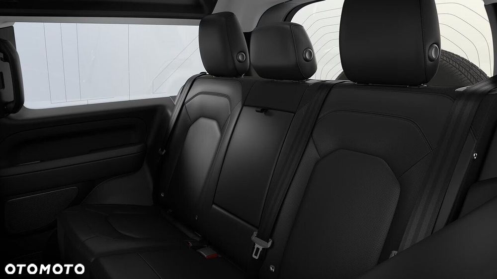 Land Rover Defender - 7