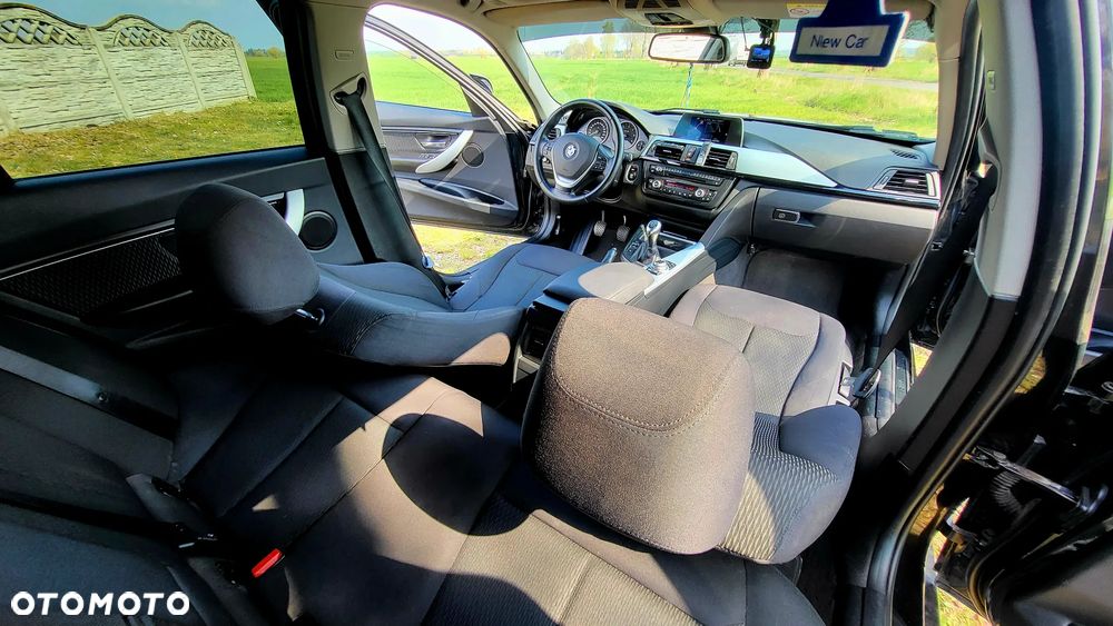 BMW Seria 3 318d xDrive - 10