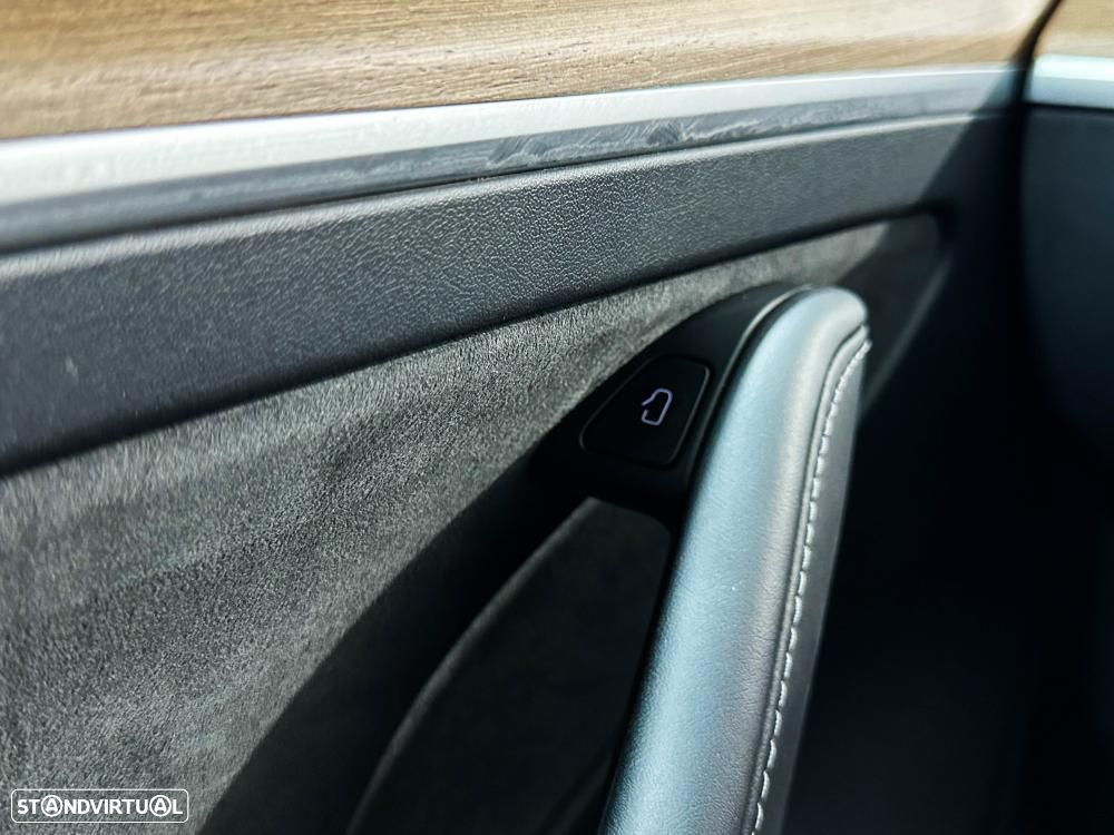 Tesla Model 3 Long Range AWD Dual Motor - 47