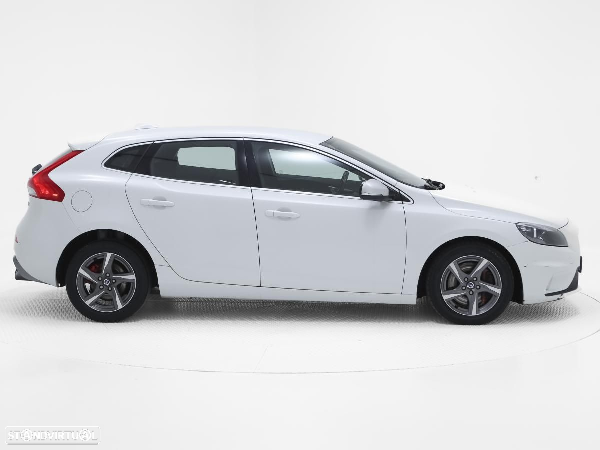 Volvo V40 2.0 D4 R-Design - 2