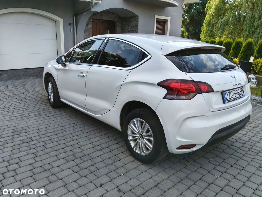 Citroën DS4 e-HDi 110 Chic - 4