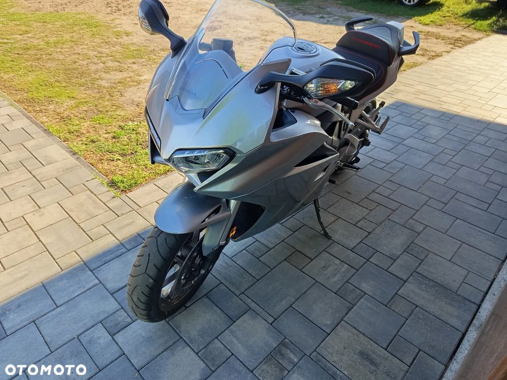Honda VFR - 6