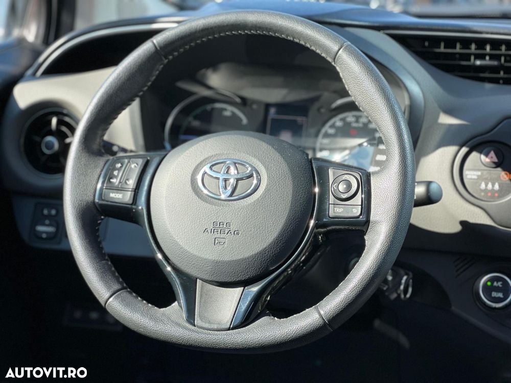 Toyota Yaris 1.5 VVT-i HSD Dynamic - 13