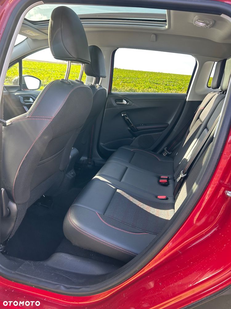 Peugeot 2008 1.6 BlueHDi Allure - 16