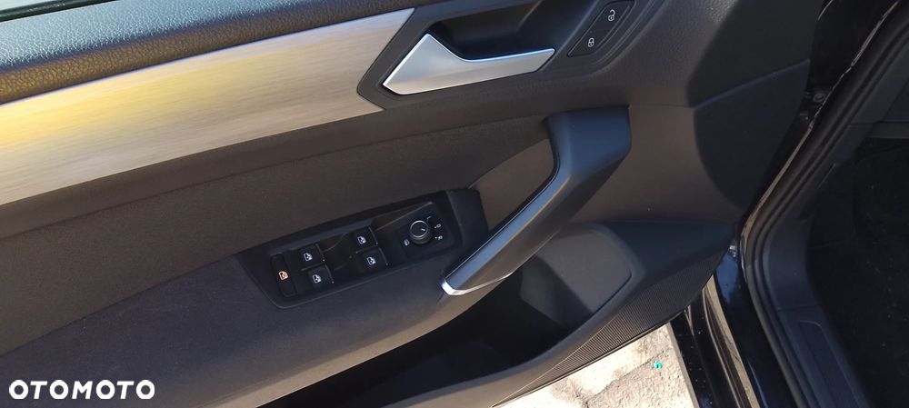 Volkswagen Touran 2.0 TDI SCR (BlueMotion Technology) Comfortline - 19