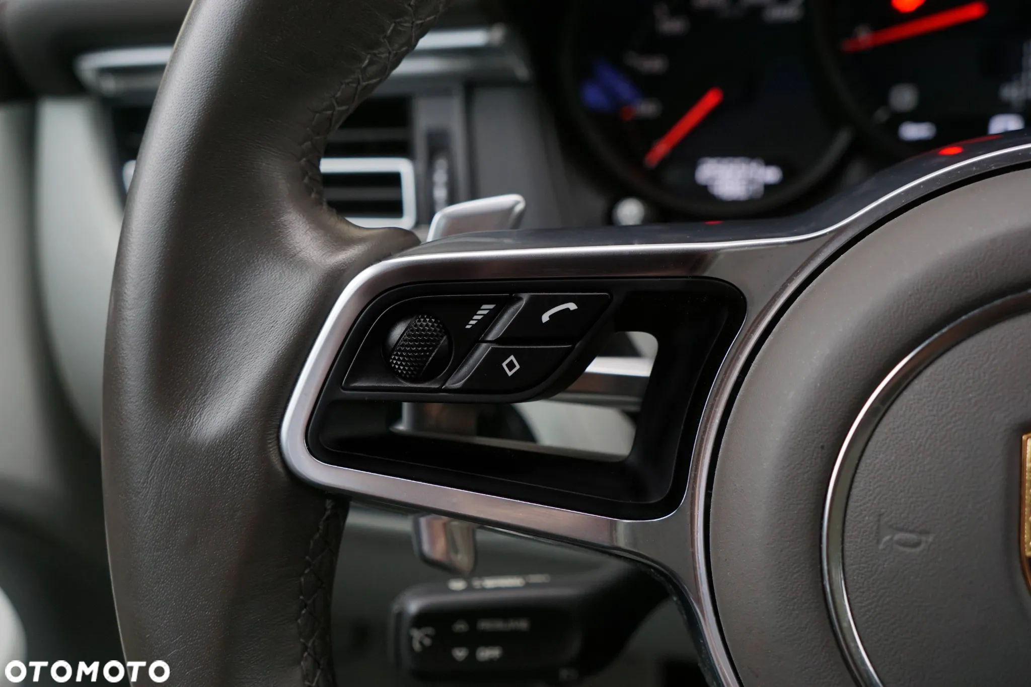 Porsche Macan Standard - 30