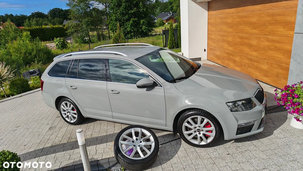 Skoda Octavia 2.0 TDI DSG RS - 22