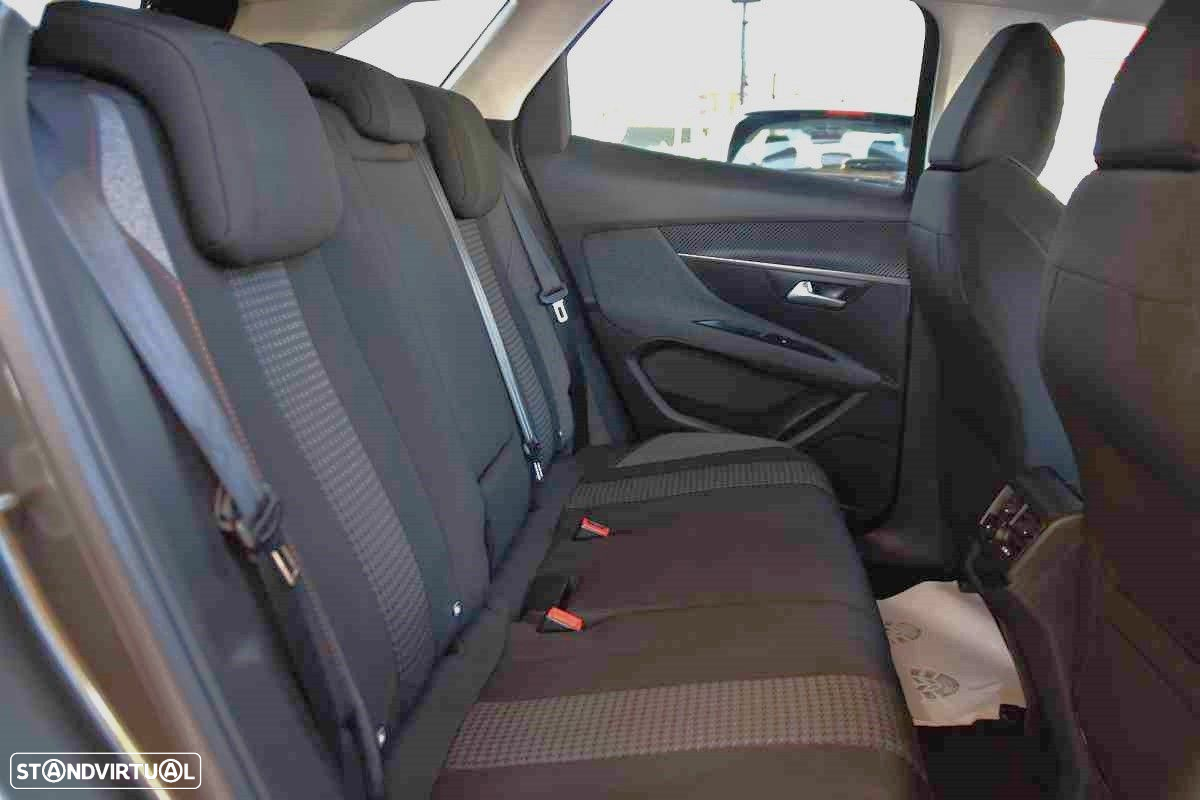 Peugeot 3008 1.6 BlueHDi Style EAT6 - 20