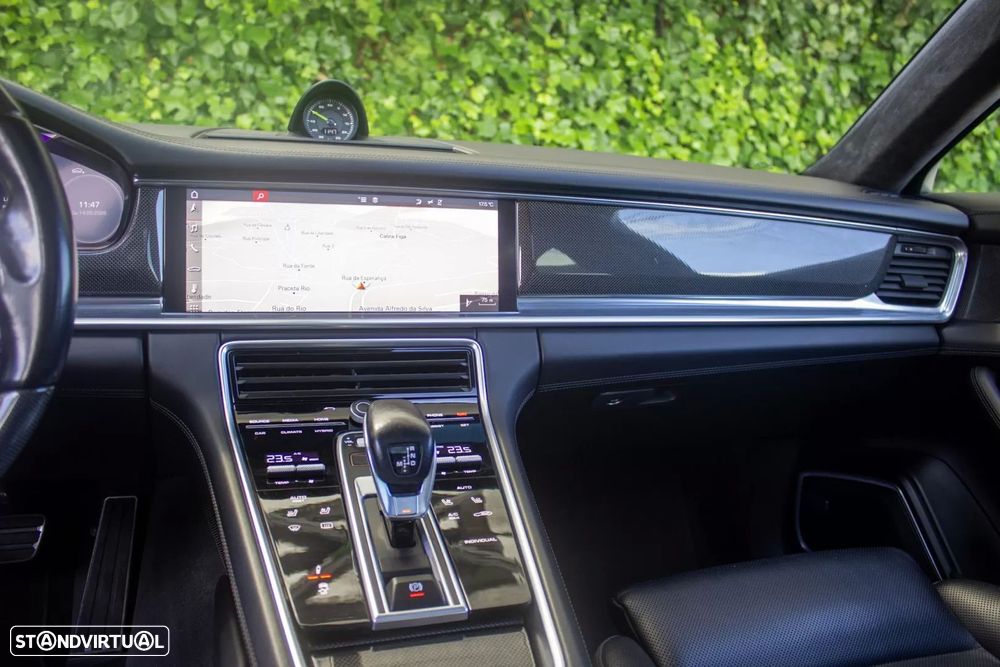 Porsche Panamera Sport Turismo 4 E-Hybrid 10 Years Edition - 19