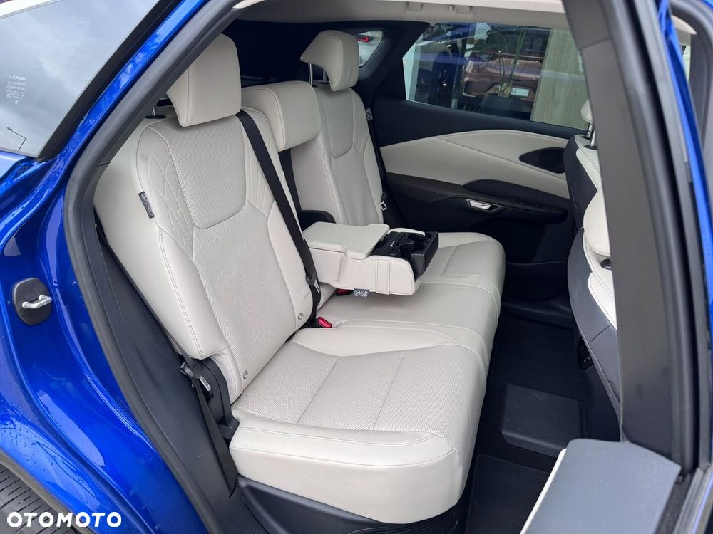 Lexus RX 450h+ F Sport Design - 31