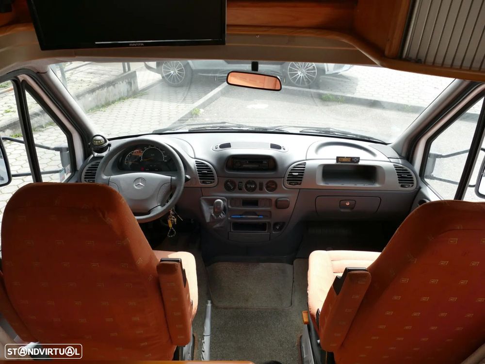 Mercedes-Benz Sprinter - 28