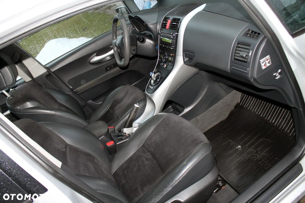 Toyota Auris - 12