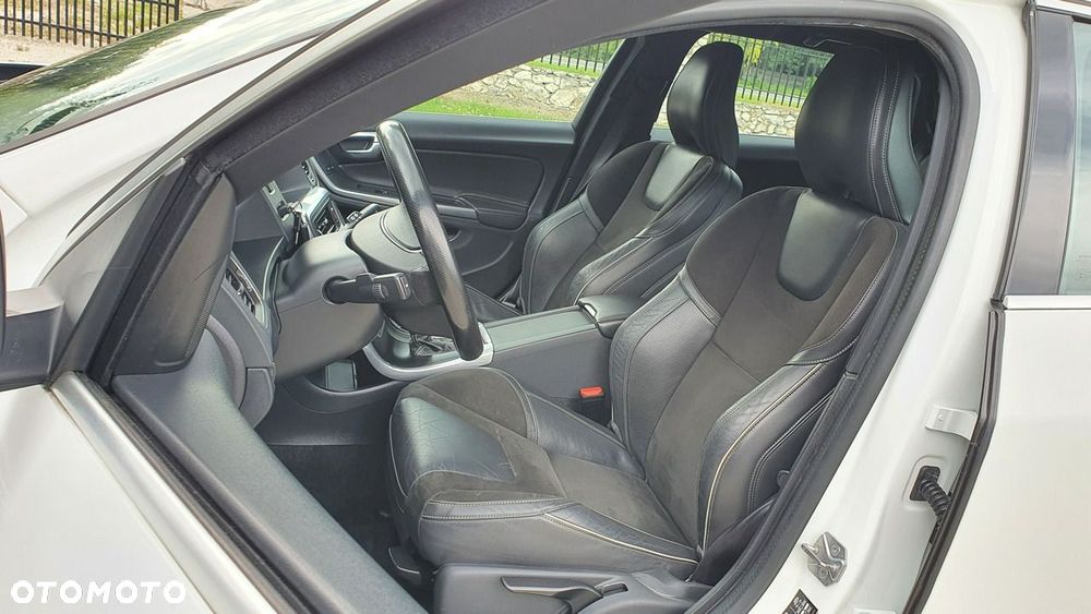 Volvo V60 D4 Geartronic R-Design - 7