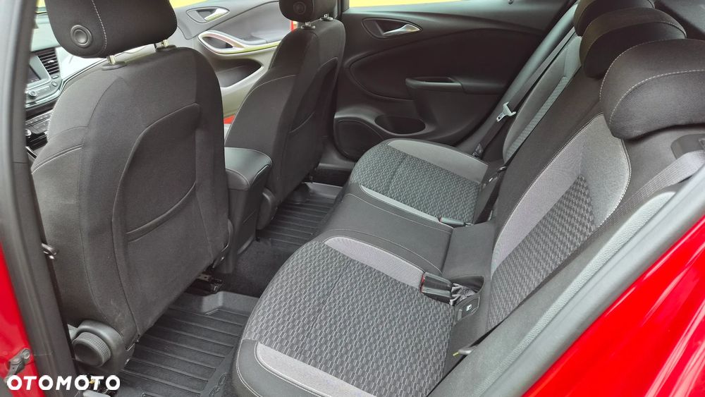 Opel Astra 1.2 T Elegance S&S - 10