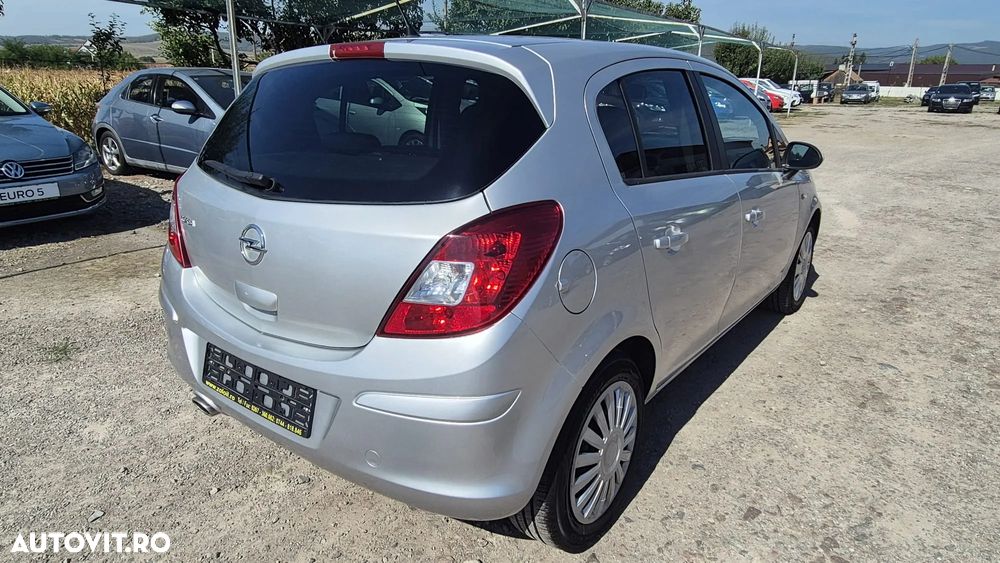 Opel Corsa 1.4 16V Satellite - 4