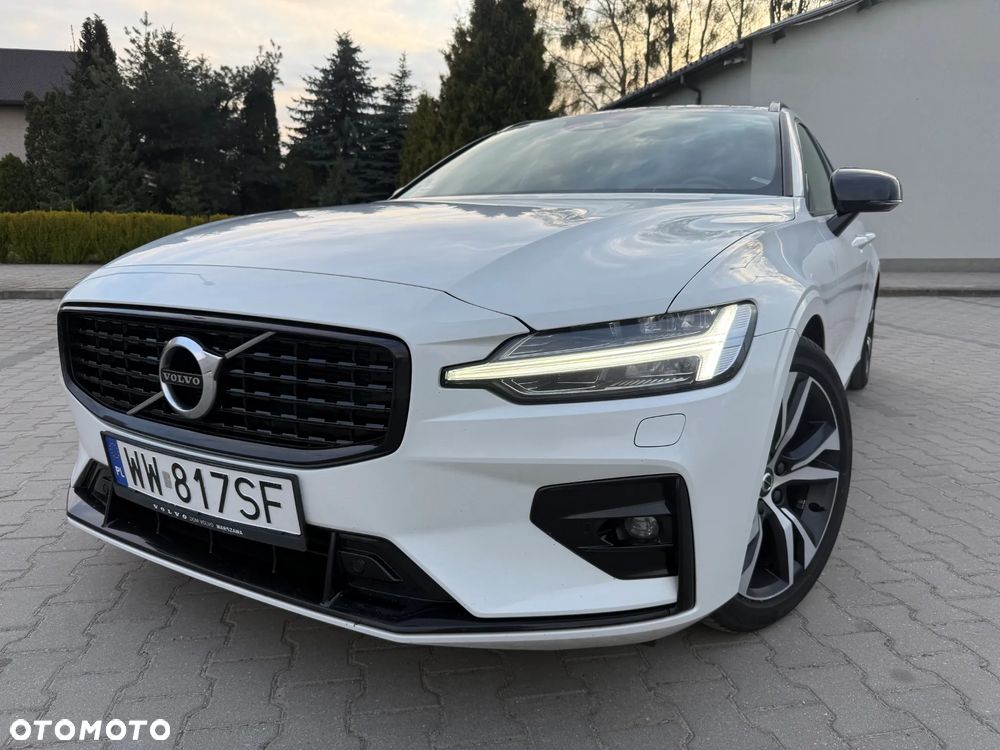 Volvo V60 D4 R-Design - 1