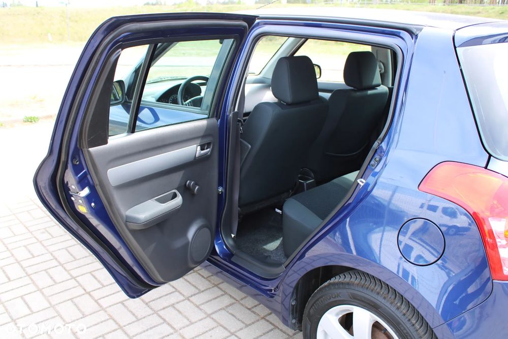 Suzuki Swift - 22