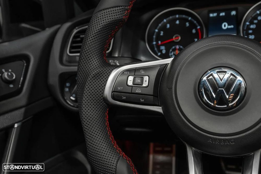 VW Golf GTI Performance BlueMotion DSG - 11