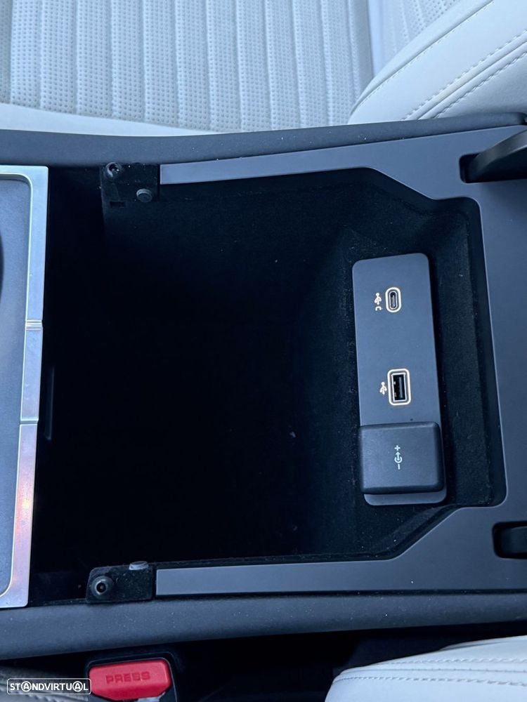 Land Rover Discovery Sport - 33