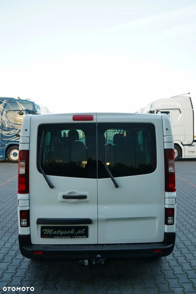 Renault TRAFIC III / BUS / 9 MIEJSC / PIERWSZY WŁAŚCICIEL / POLSKI SALON / 2022 ROK / - 13