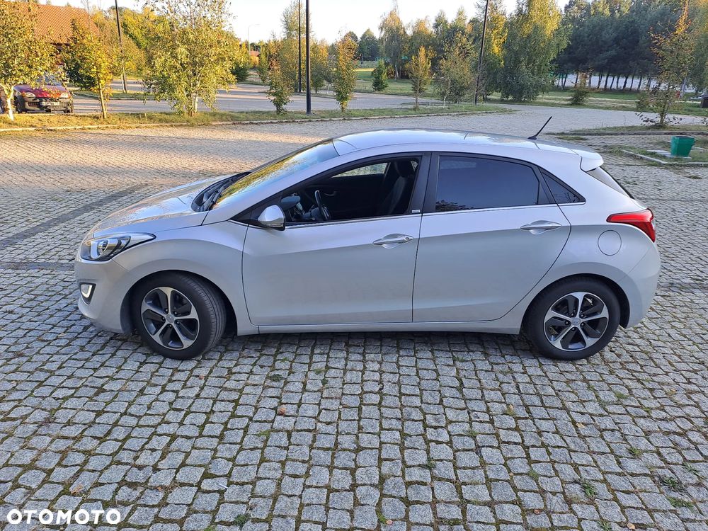 Hyundai i30 1.6 D Premium - 16