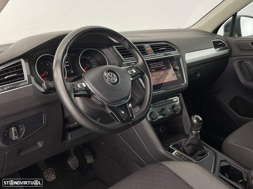 VW Tiguan 1.5 TSI Confortline - 17