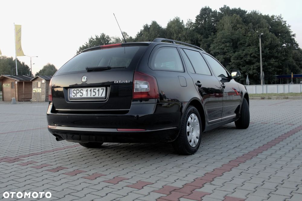 Skoda Octavia 1.6 Ambition - 9
