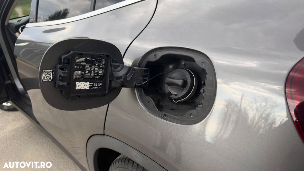 Mercedes-Benz GLA - 22