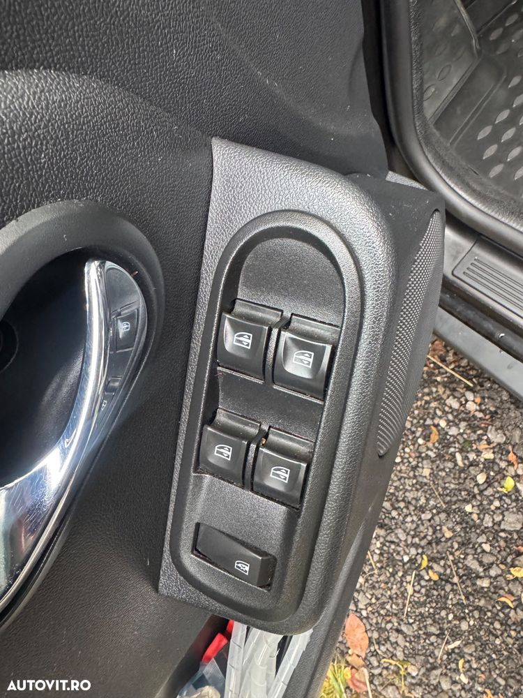 Dacia Duster 1.6 4x4 Laureate - 10