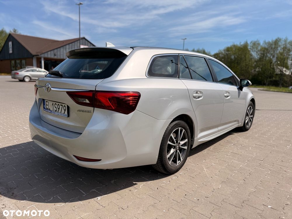 Toyota Avensis 1.8 Premium - 9