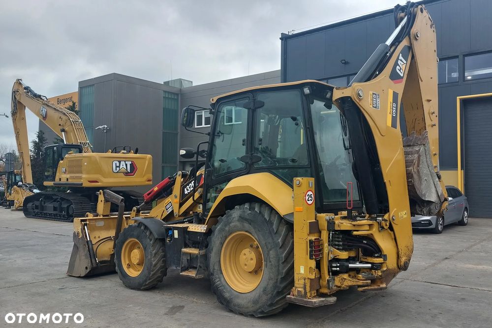 Caterpillar 432F2 - 4