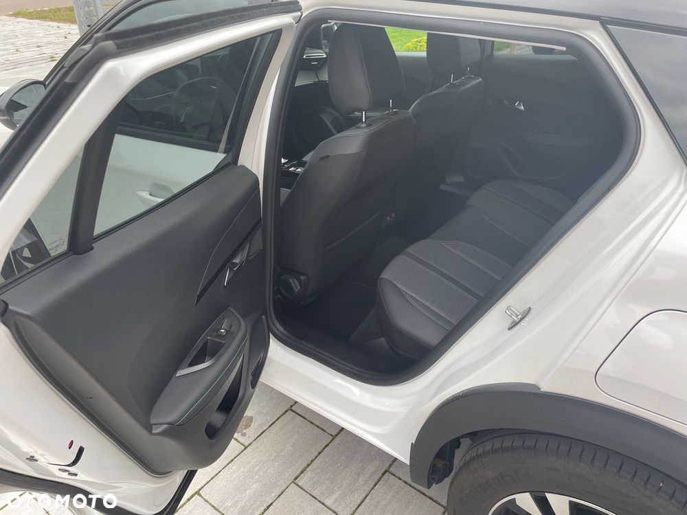 Peugeot 2008 1.2 PureTech Active Pack S&S EAT8 - 11