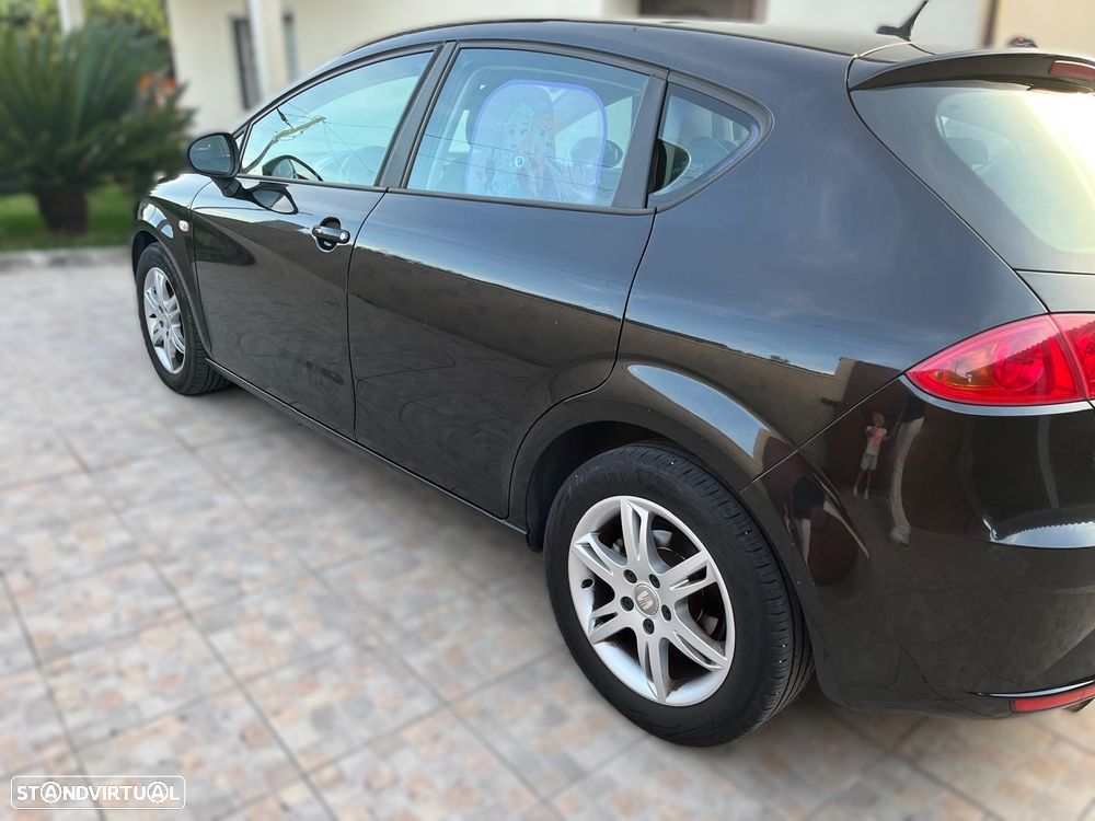 SEAT Leon 1.6 TDI ECOMOTIVE Style - 4