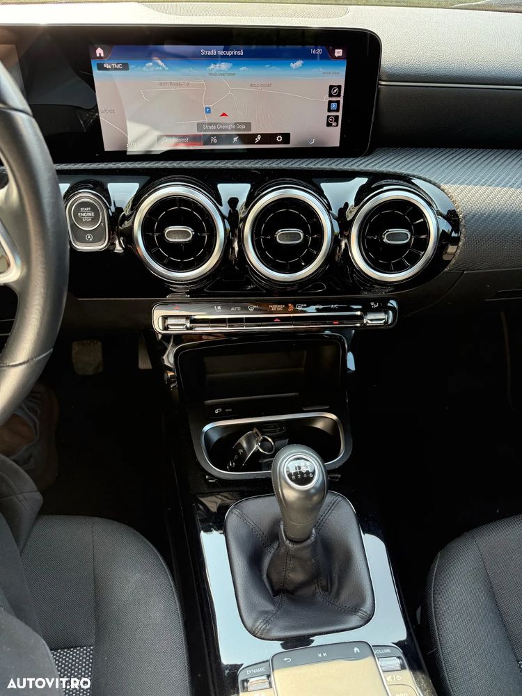 Mercedes-Benz CLA 180 Coupe - 9