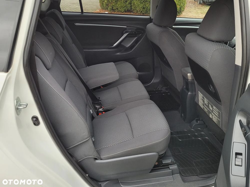 Toyota Verso 1.6 - 23