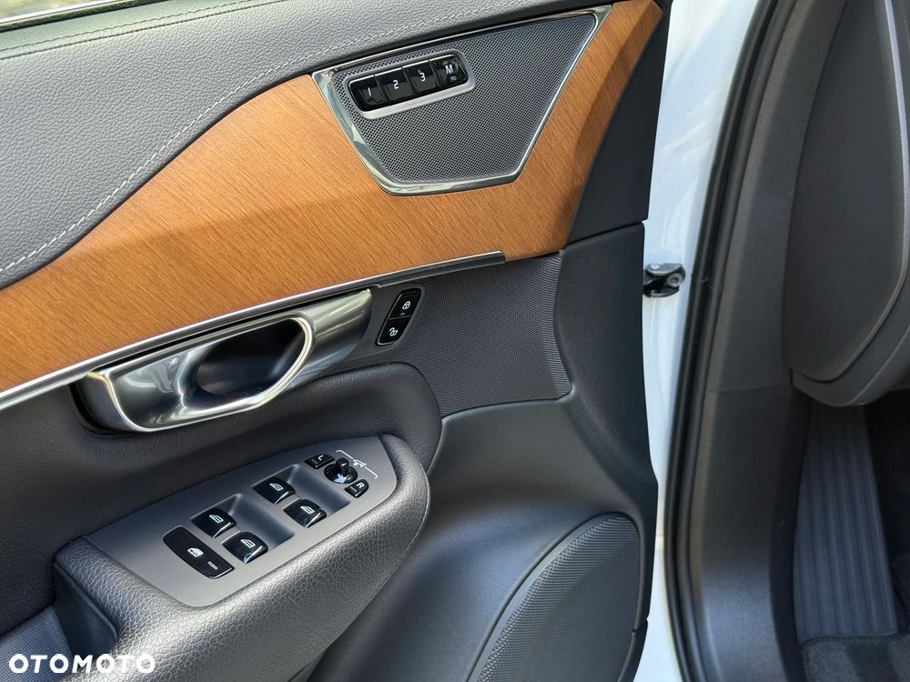 Volvo XC 90 B5 D AWD Inscription - 25