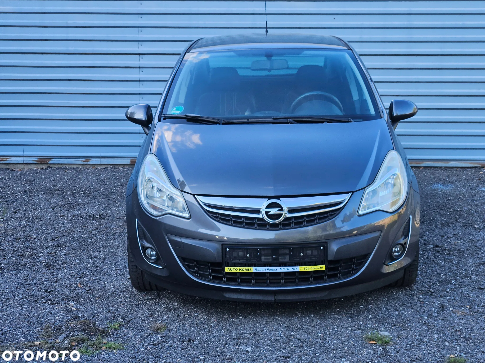 Opel Corsa 1.2 16V Edition 150 - 2