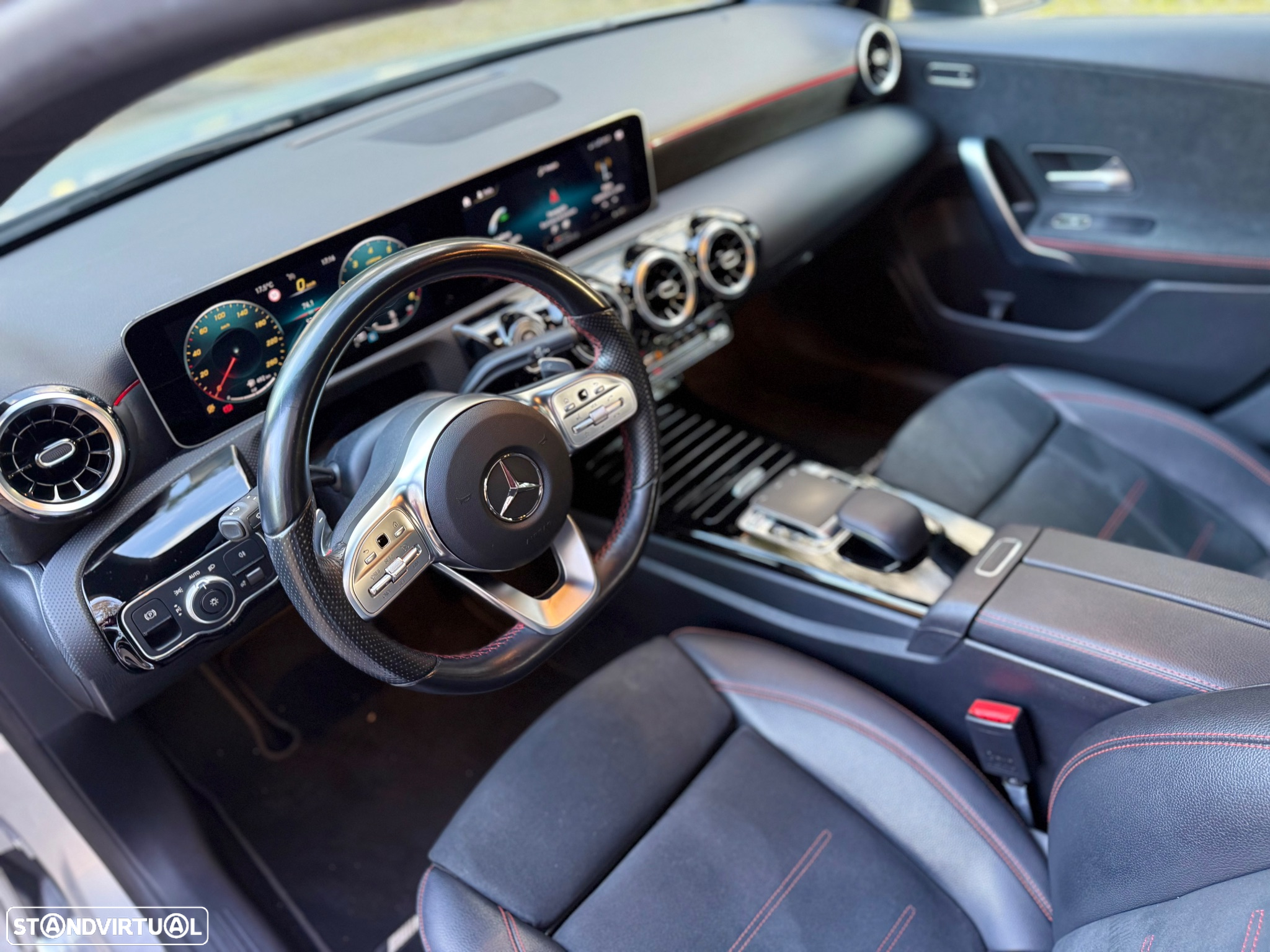 Mercedes-Benz A 200 Limousine AMG Line Aut. - 26