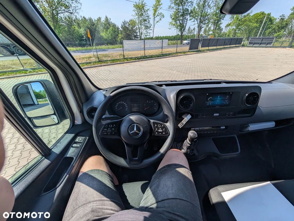 Mercedes-Benz Sprinter - 29