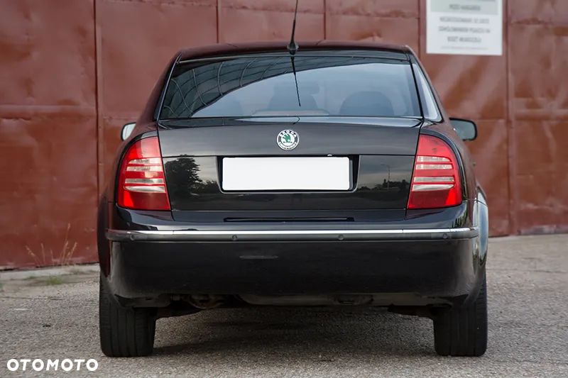 Skoda Superb 2.8 V6 Elegance - 4