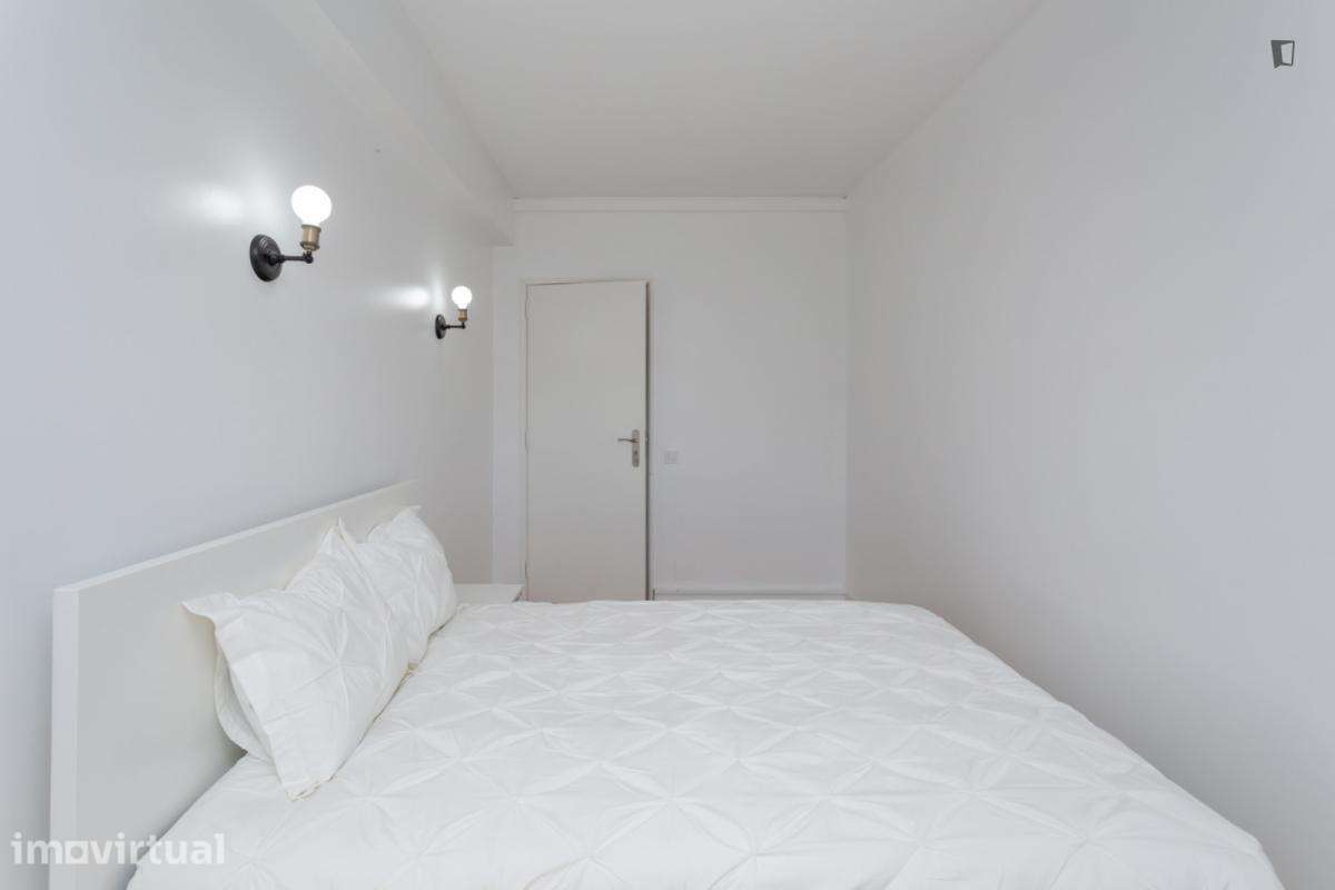Quarto - localizado em Marquês de Pombal Lisbon - Grande imagem: 3/38