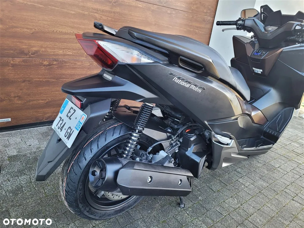 Honda NSS - 27